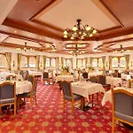 Hotel Tauernhof 4*