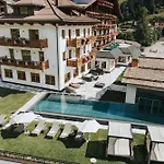 Hotel Tauernhof 4*
