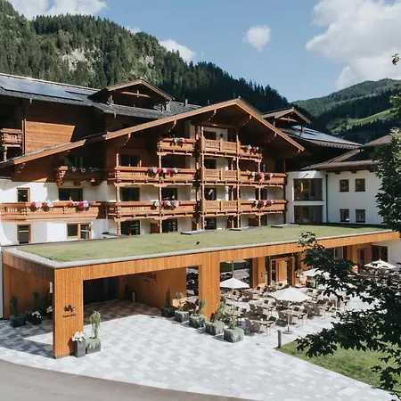 Tauernhof Hotel 4*