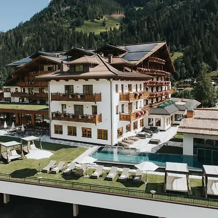 Hotel Tauernhof 4*