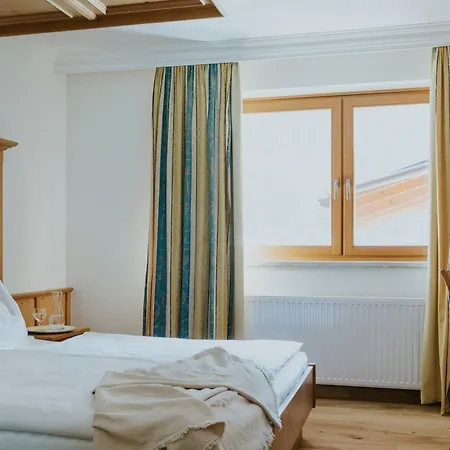 Hotel Tauernhof 4*