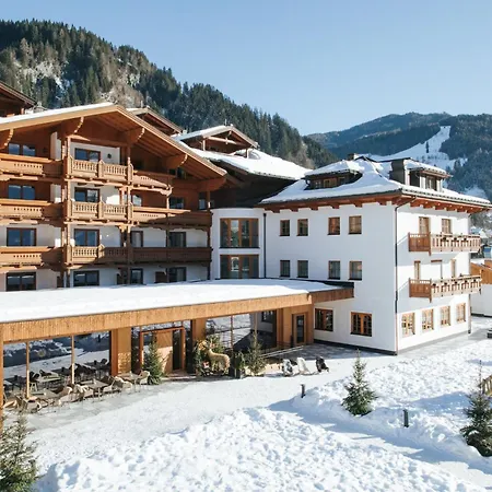 Hotel Tauernhof 4*
