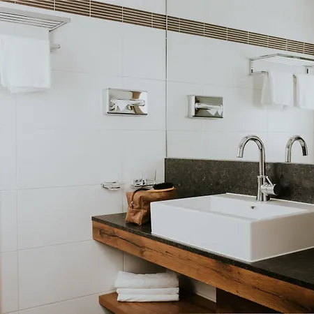 Tauernhof ホテル グロースアルル