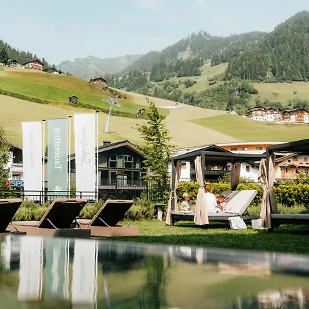 Hotel Tauernhof 4*